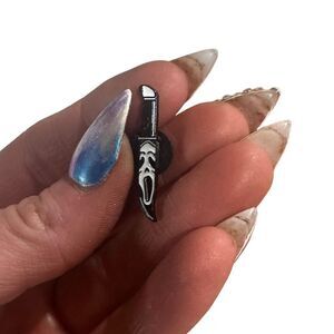 HORROR KNIFE SERIES “SCREAM” Enamel Pin